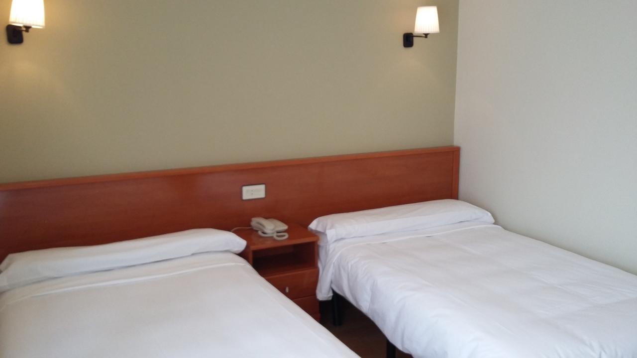 Hotel Arcea Villaviciosa Kültér fotó